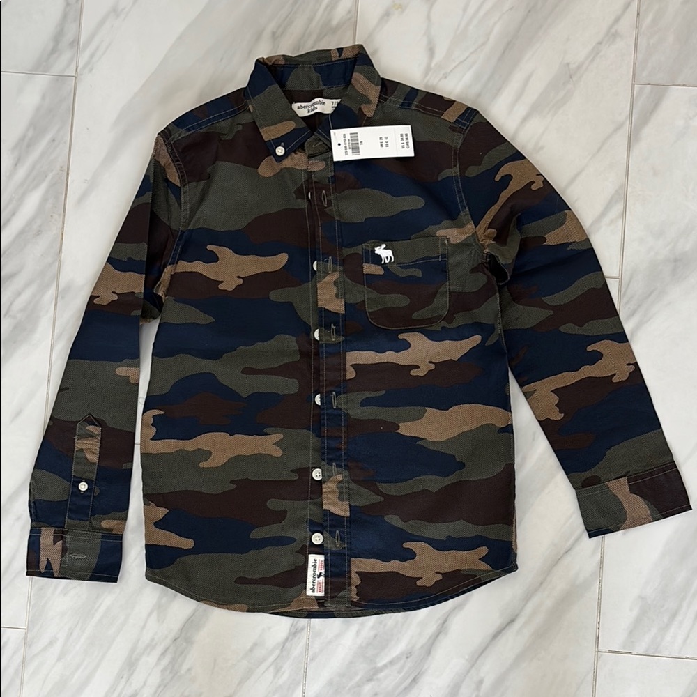 Abercrombie boy’s Camouflage Shirt, NWT